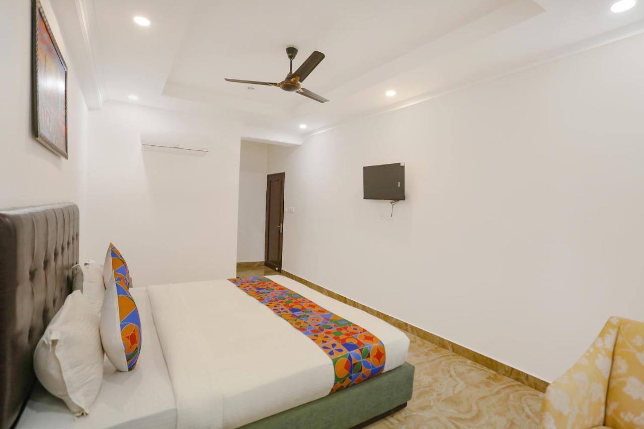 Отель Fabexpress Taj Residency Near Yashobhoomi Convention Centre Дели Экстерьер фото