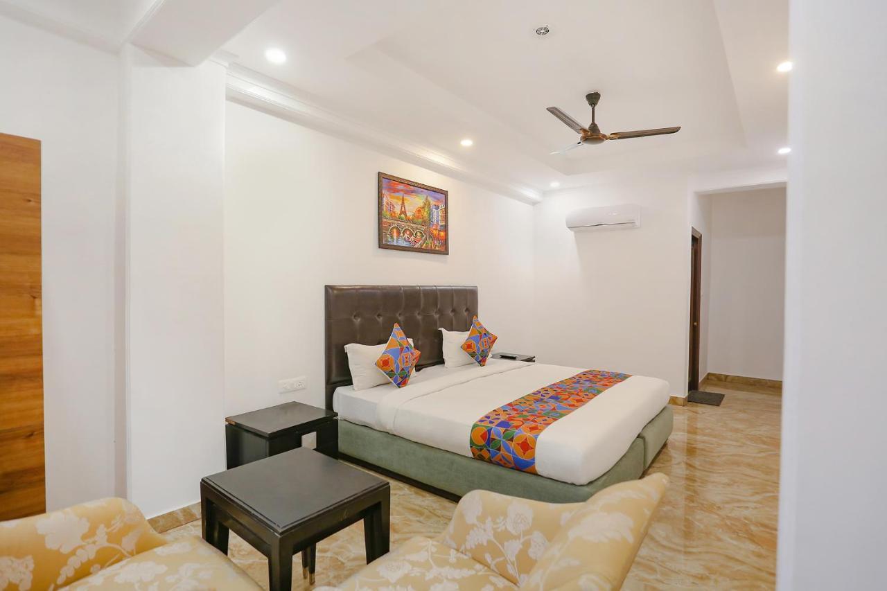 Отель Fabexpress Taj Residency Near Yashobhoomi Convention Centre Дели Экстерьер фото