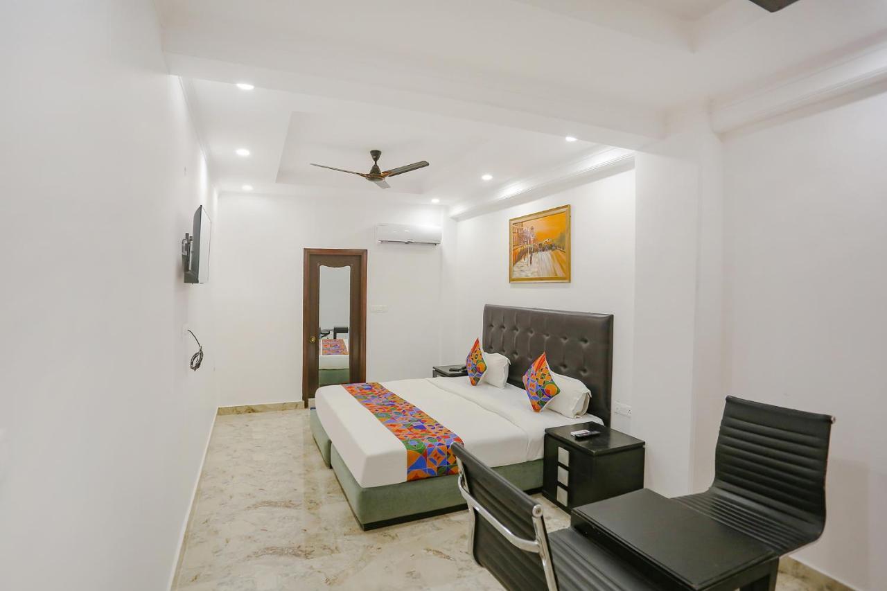 Отель Fabexpress Taj Residency Near Yashobhoomi Convention Centre Дели Экстерьер фото