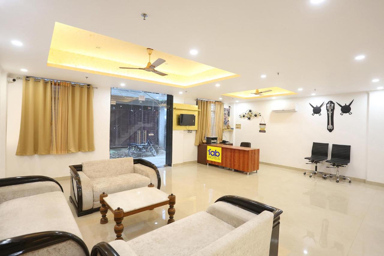 Отель Fabexpress Taj Residency Near Yashobhoomi Convention Centre Дели Экстерьер фото