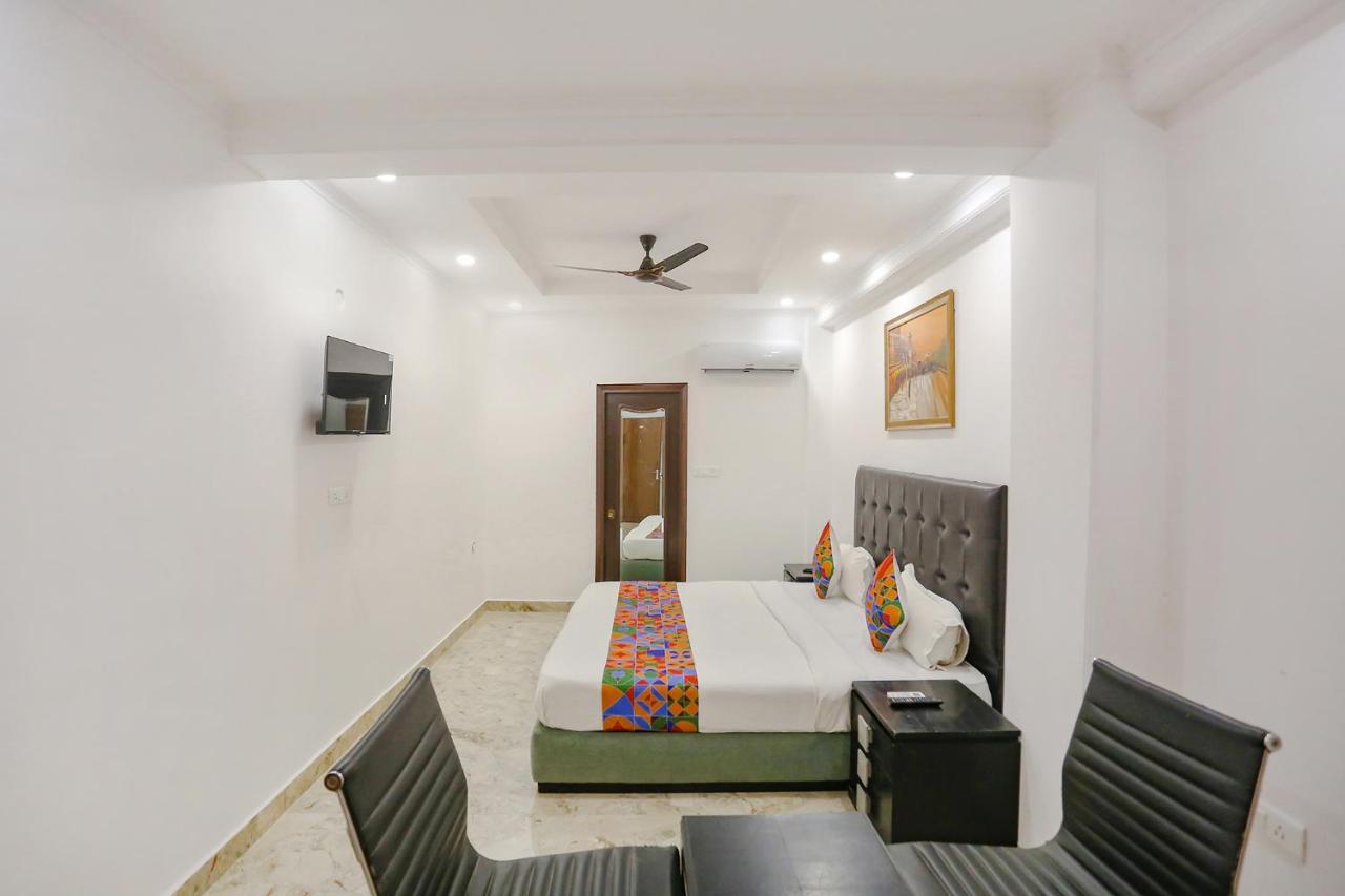 Отель Fabexpress Taj Residency Near Yashobhoomi Convention Centre Дели Экстерьер фото
