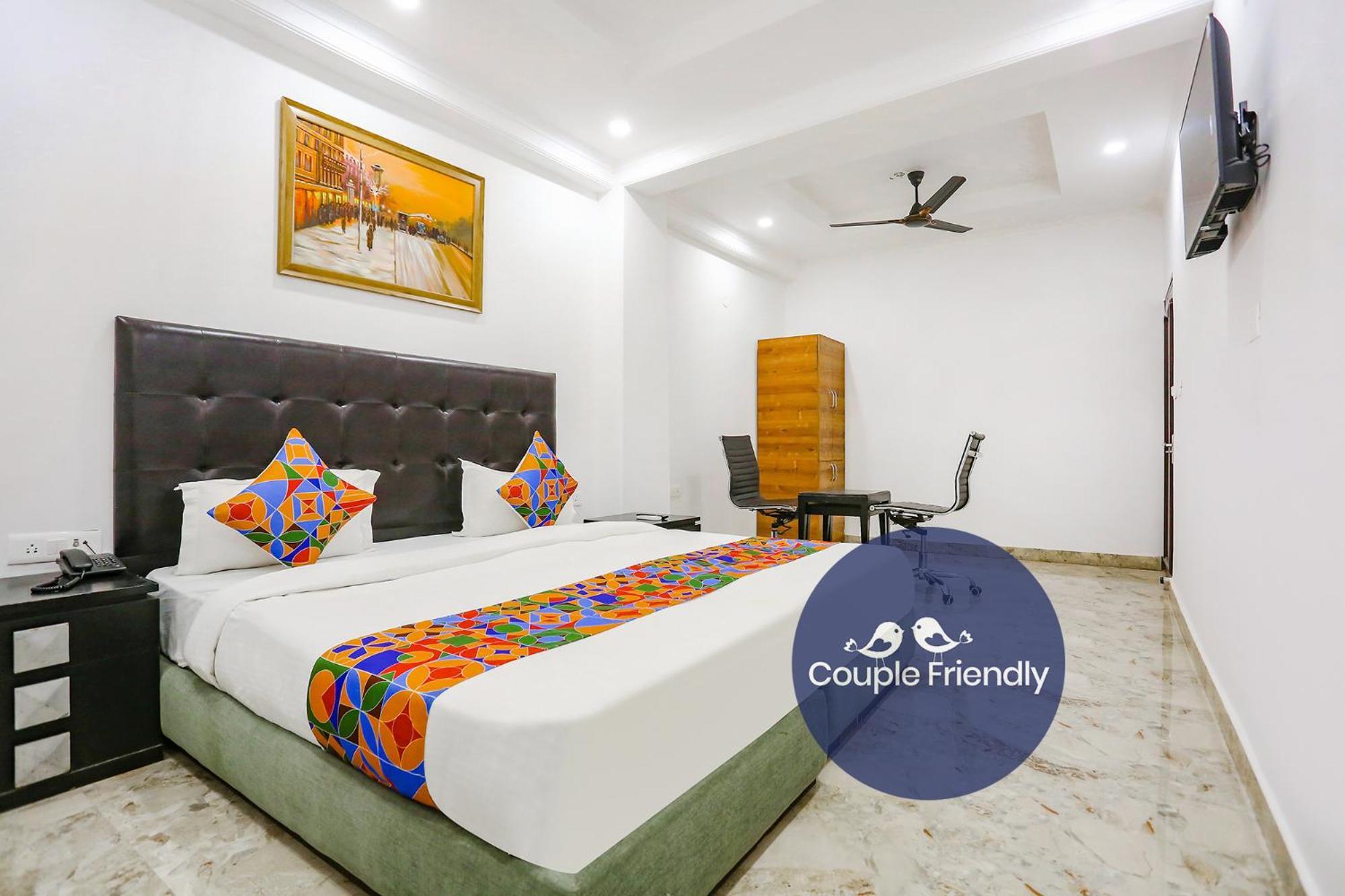 Отель Fabexpress Taj Residency Near Yashobhoomi Convention Centre Дели Экстерьер фото